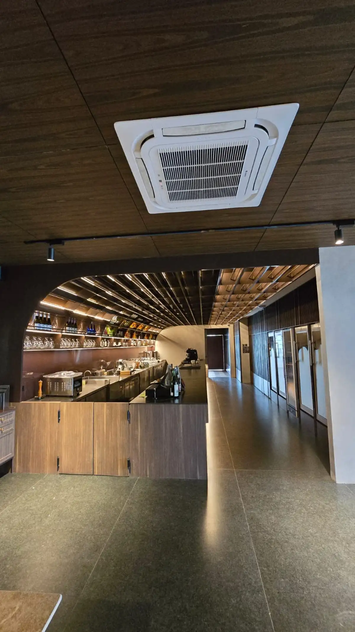 Spesialis Kaca, ACP, dan Interior Modern